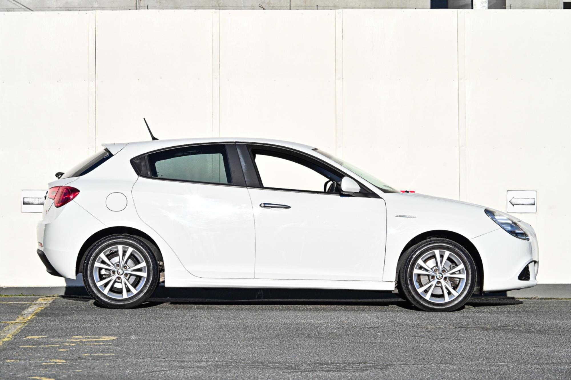 2014 ALFA ROMEO GIULIETTA PROGRESSION 1.4 6 SP AUTO DUAL CLUTCH 5D HATCHBACK