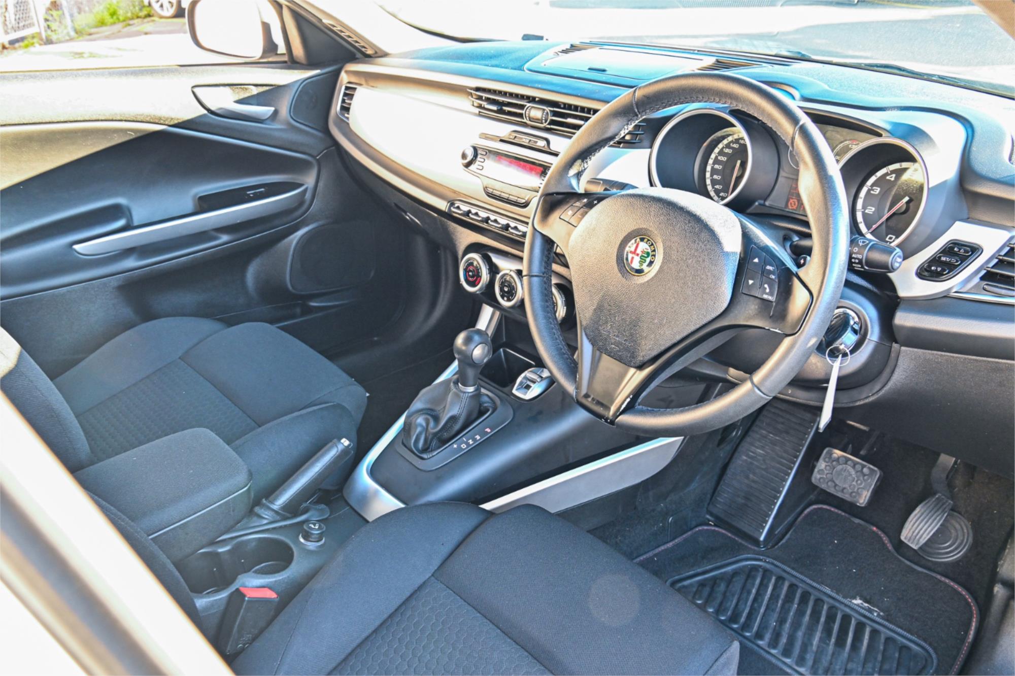 2014 ALFA ROMEO GIULIETTA PROGRESSION 1.4 6 SP AUTO DUAL CLUTCH 5D HATCHBACK
