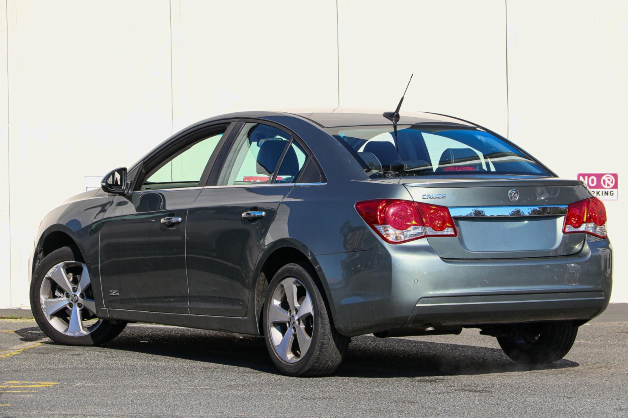 2016 HOLDEN CRUZE JH MY16 Z-SERIES 6 SP AUTOMATIC 4D SEDAN