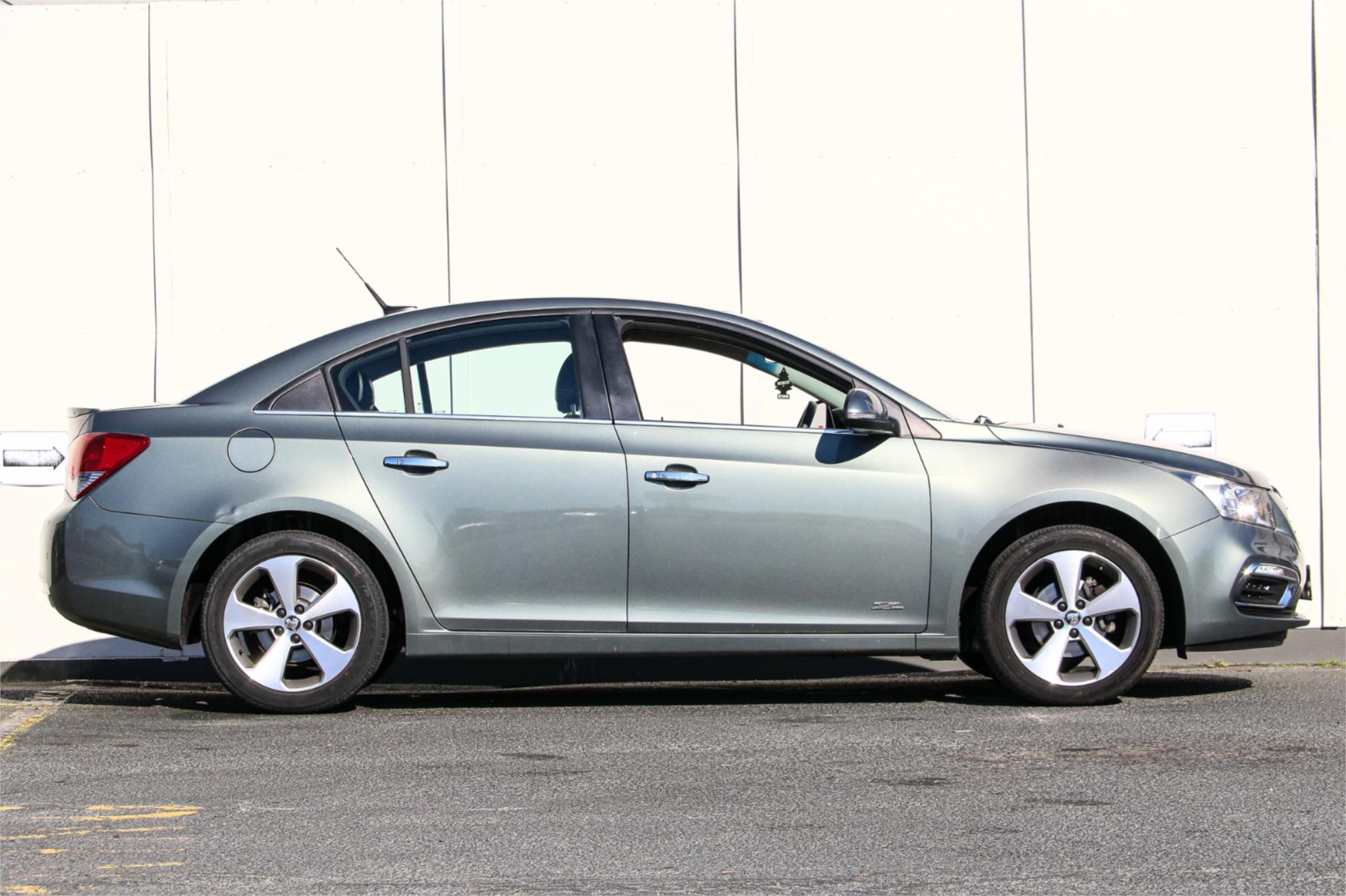 2016 HOLDEN CRUZE JH MY16 Z-SERIES 6 SP AUTOMATIC 4D SEDAN