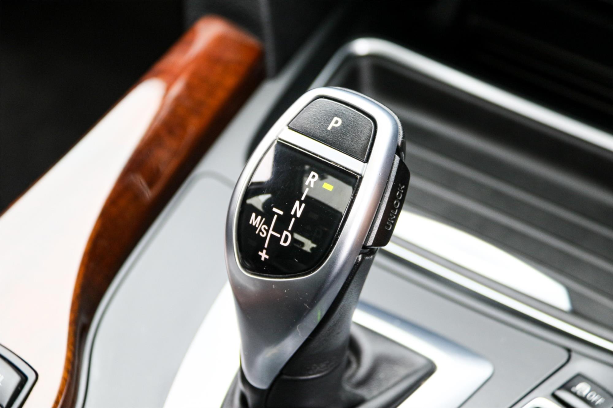 2013 BMW 3 F30 28i 8 SP AUTOMATIC 4D SEDAN