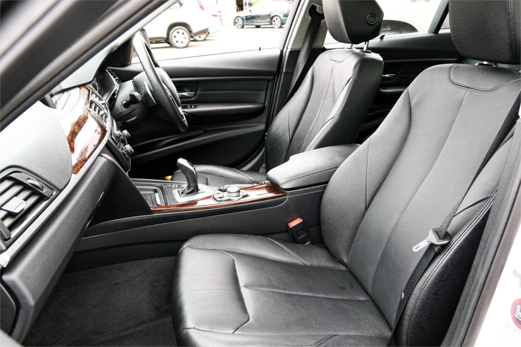 2013 BMW 3 F30 28i 8 SP AUTOMATIC 4D SEDAN