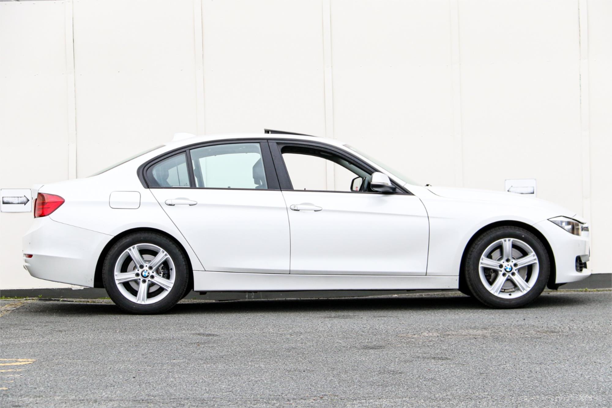 2013 BMW 3 F30 28i 8 SP AUTOMATIC 4D SEDAN