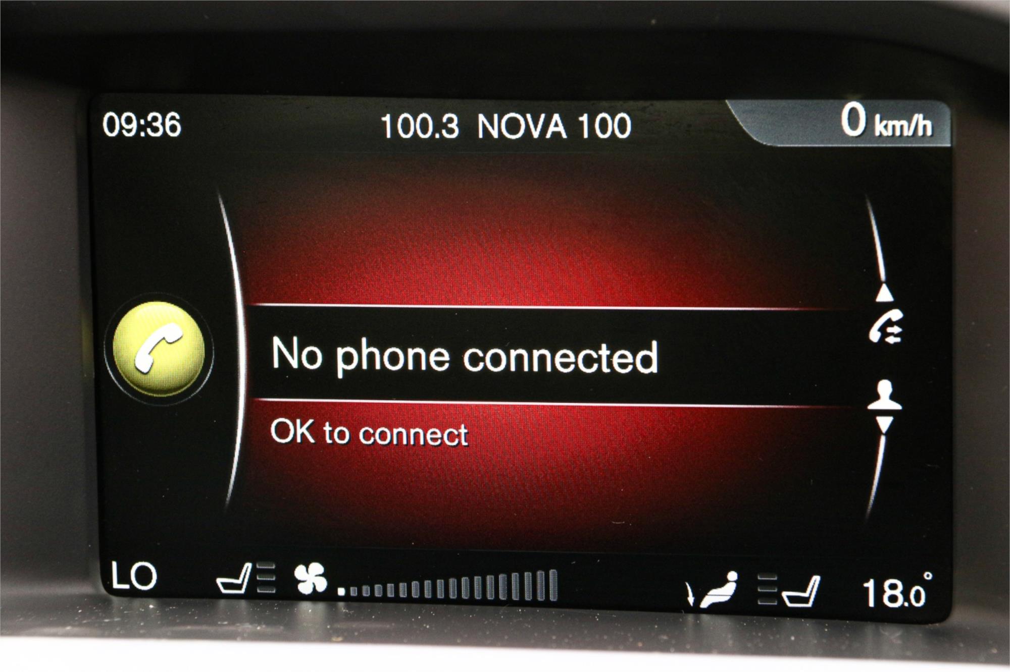 2015 VOLVO V60 F MY15 D4 KINETIC 8 SP AUTOMATIC 4D WAGON