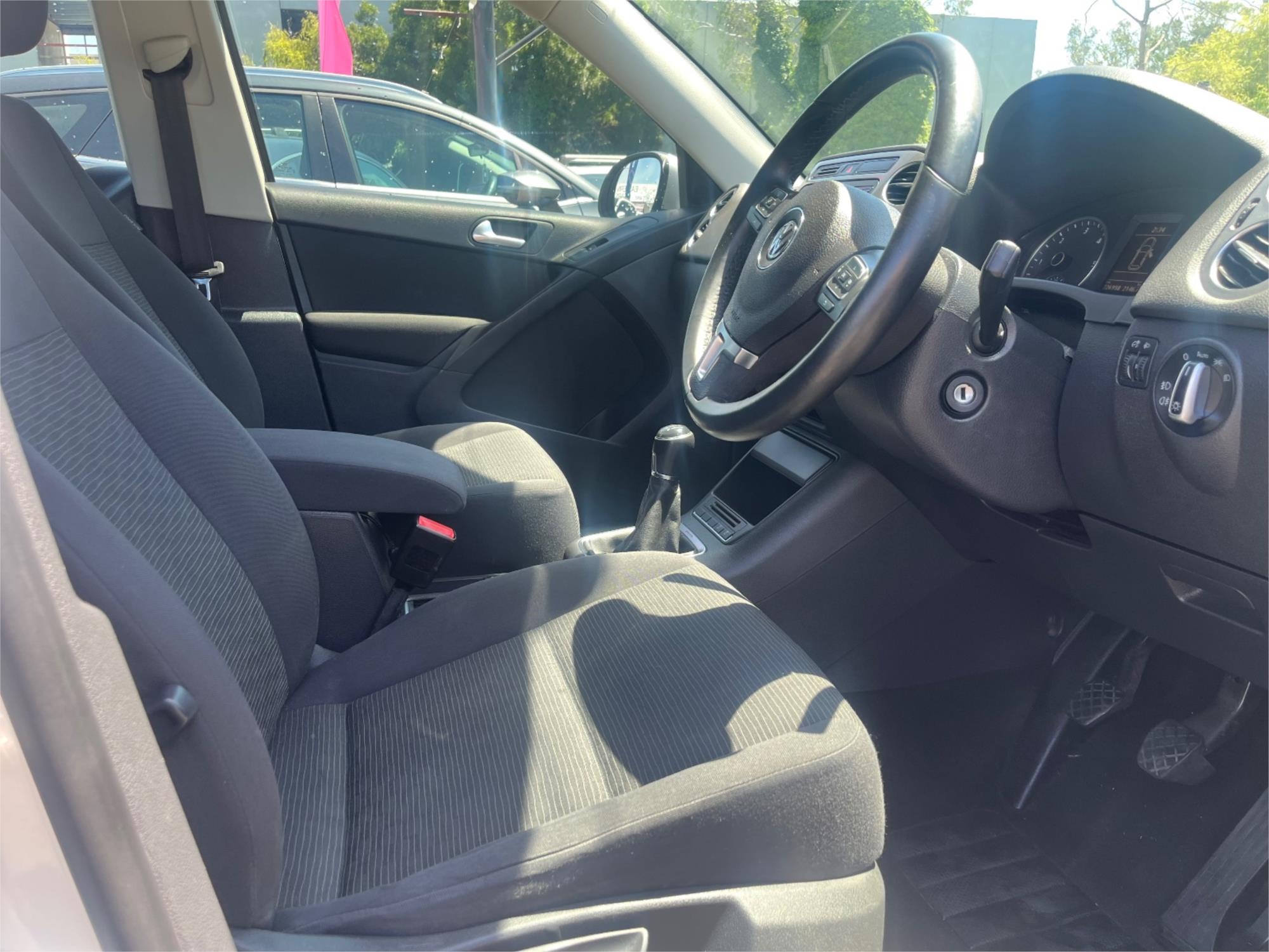2012 VOLKSWAGEN TIGUAN 5NC MY12 103 TDI 6 SP MANUAL 4D WAGON