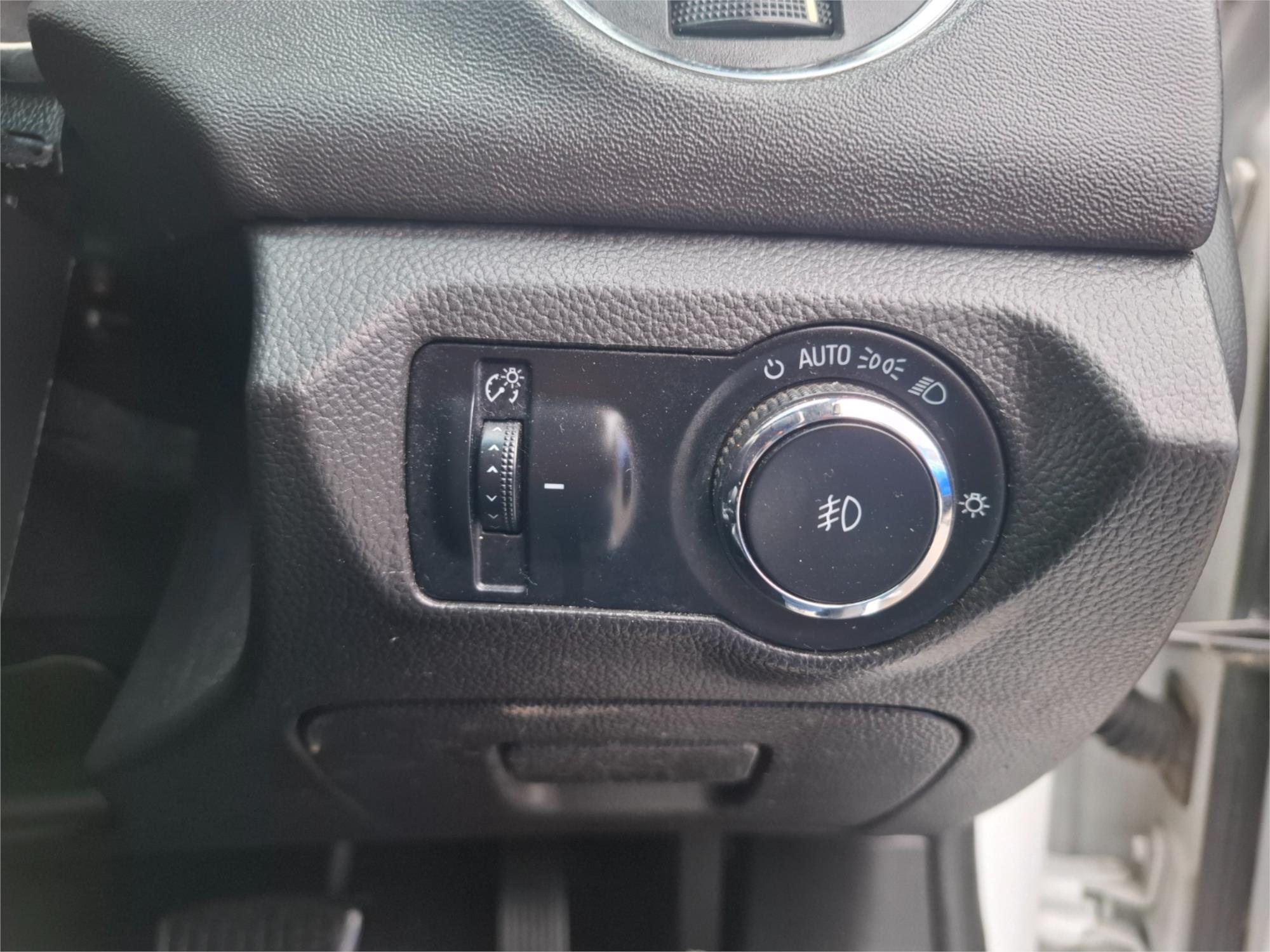 2012 HOLDEN CRUZE JH MY13 CDX 6 SP AUTOMATIC 4D SEDAN