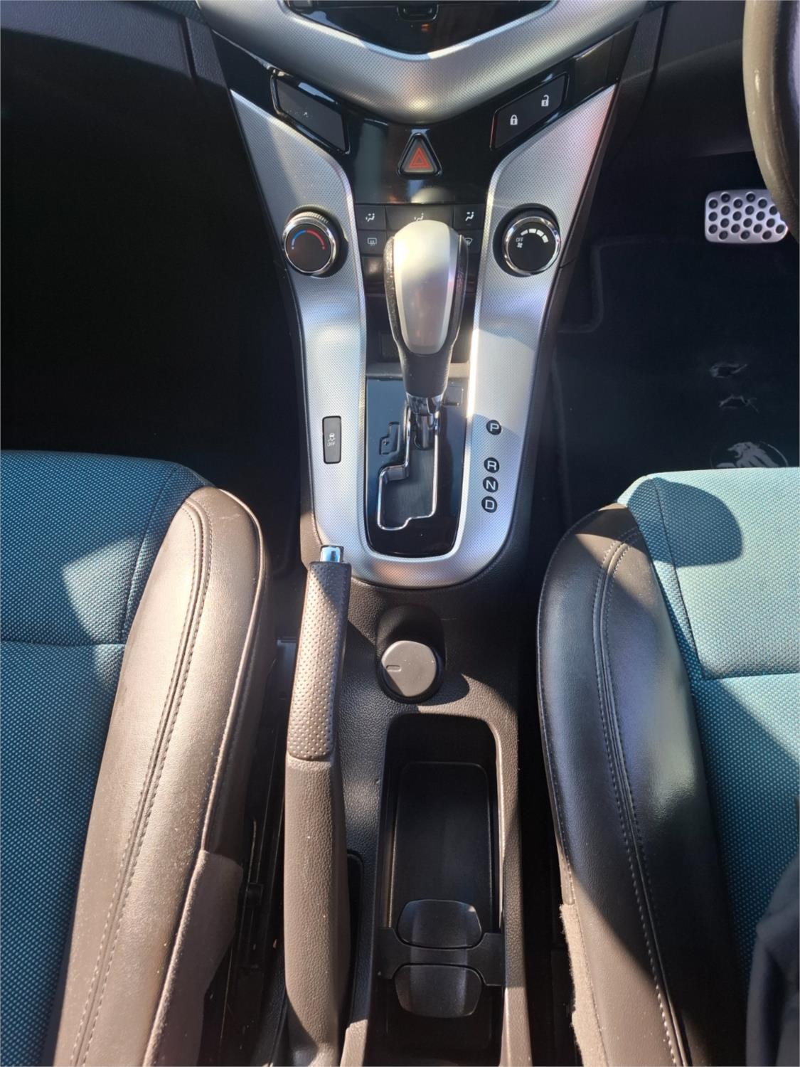 2012 HOLDEN CRUZE JH MY12 SRi 6 SP AUTOMATIC 4D SEDAN
