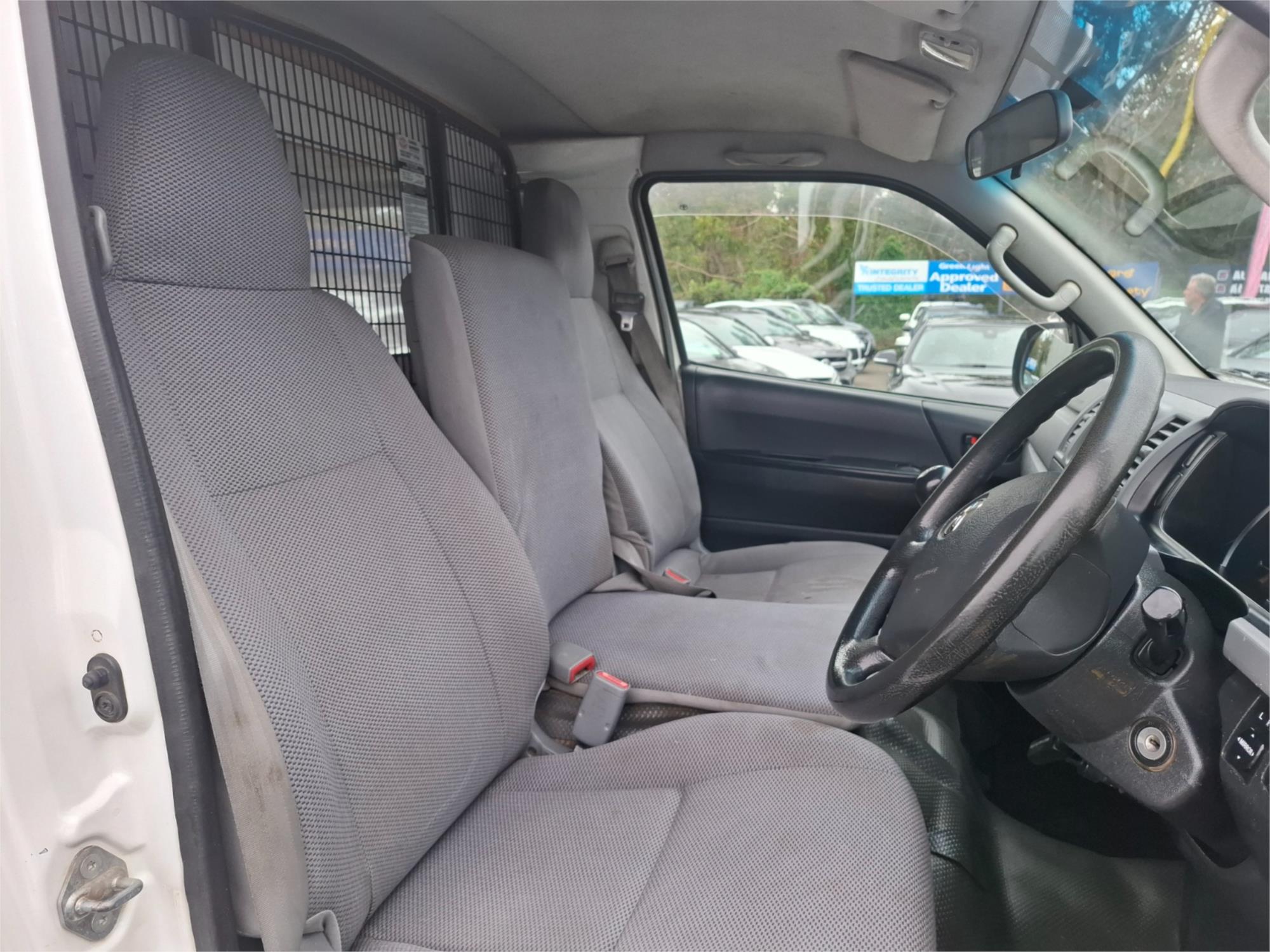 2010 TOYOTA HIACE KDH201R MY07 UPGRADE LWB 5 SP MANUAL 4D VAN