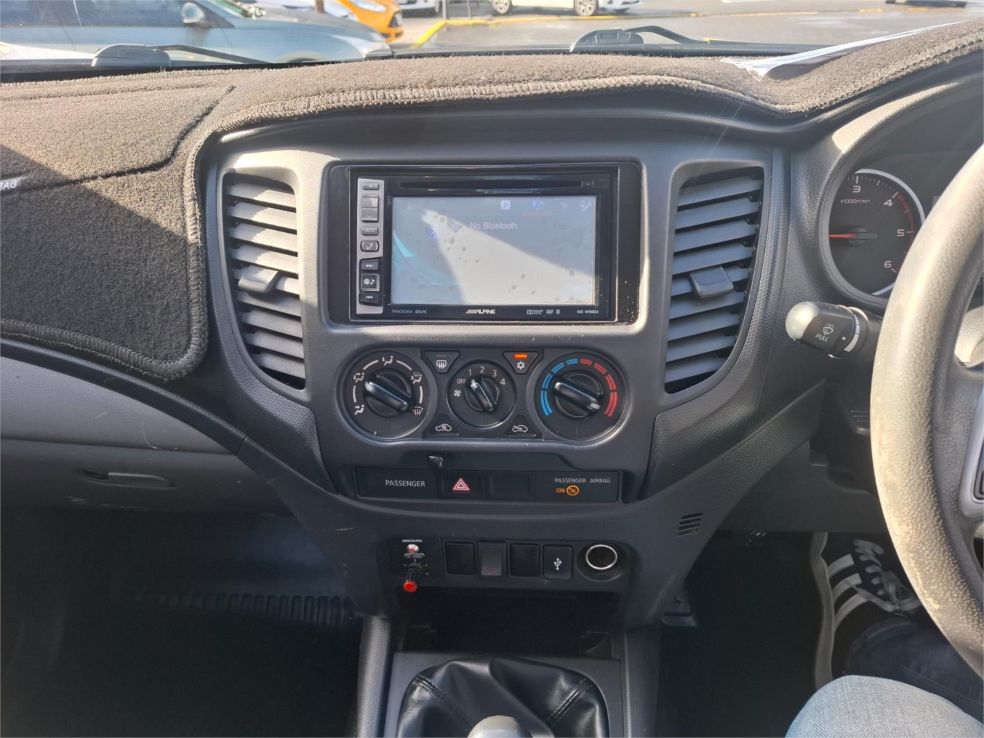 2015 MITSUBISHI TRITON MQ MY16 GLX (4x4) 6 SP MANUAL C/CHAS