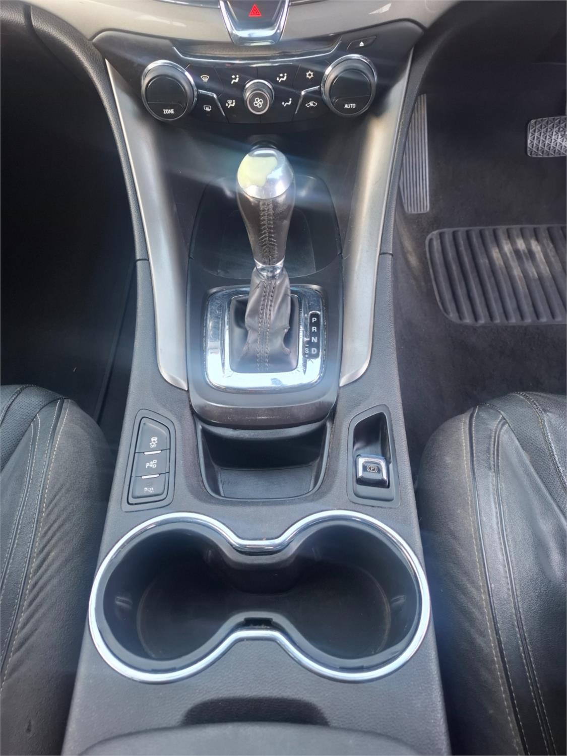 2013 HOLDEN COMMODORE VF MY14 INTERNATIONAL 6 SP AUTOMATIC 4D SEDAN
