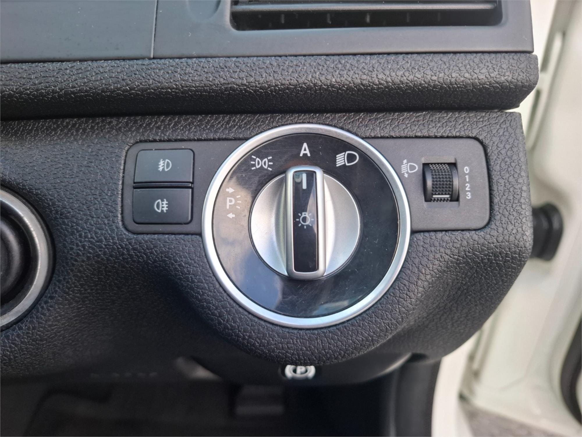 2010 MERCEDES-BENZ C200 W204 MY10 CGI 5 SP AUTOMATIC TIPSHIFT 4D SEDAN