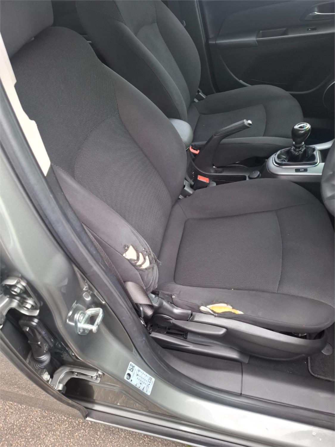 2012 HOLDEN CRUZE JH MY12 CD 5 SP MANUAL 5D HATCHBACK