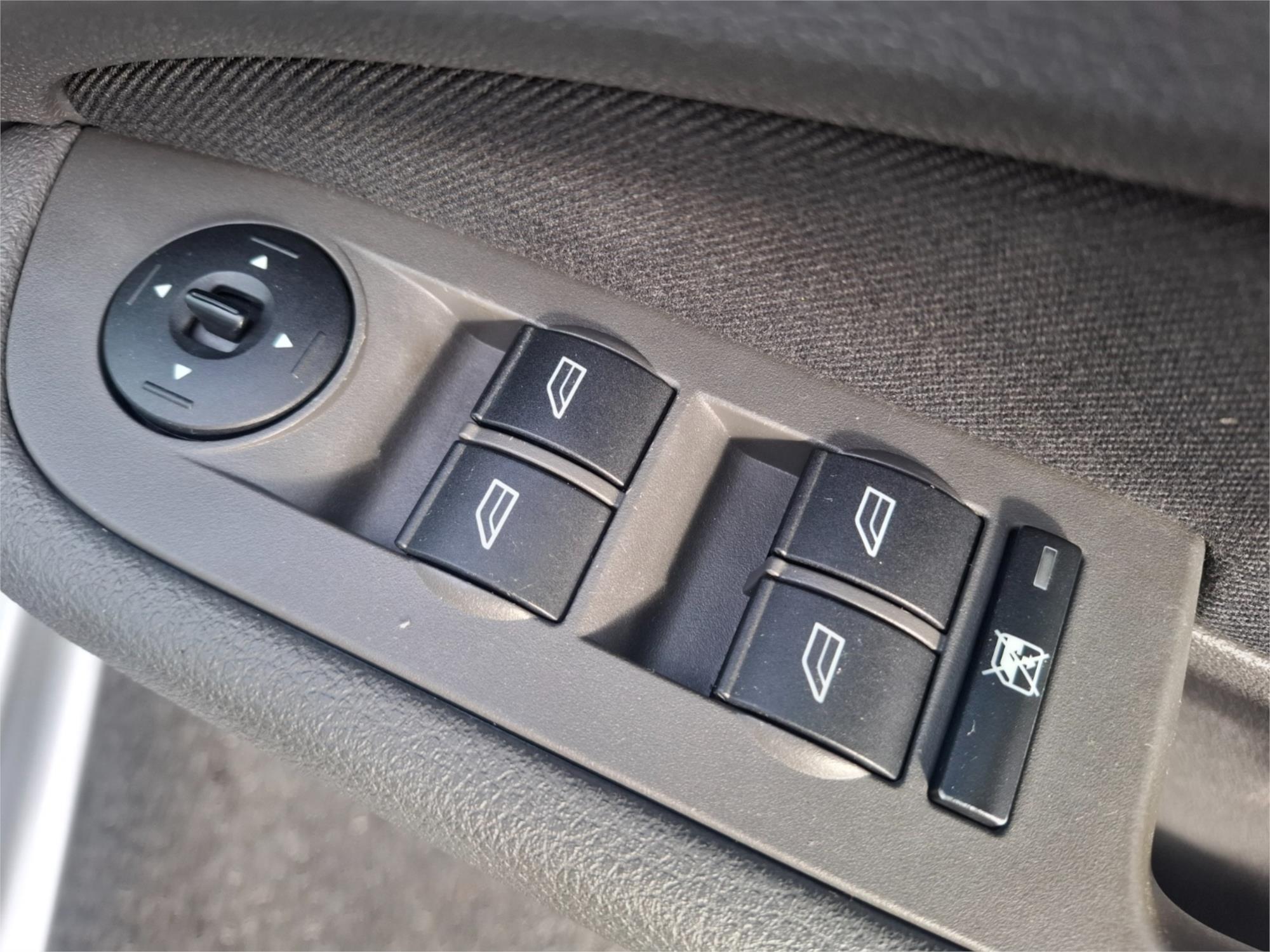 2006 FORD FOCUS LS LX 4 SP AUTOMATIC 5D HATCHBACK