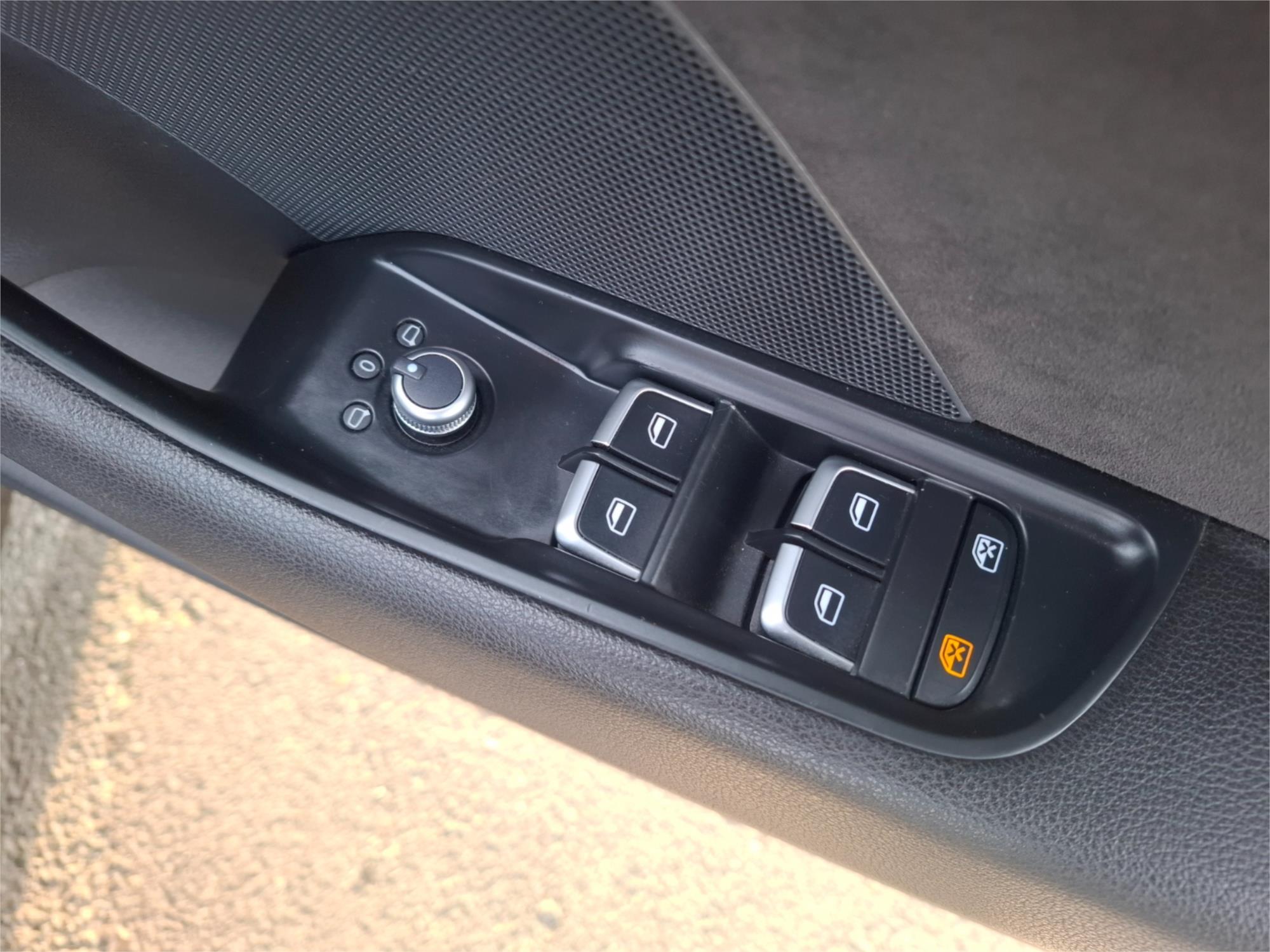 2014 AUDI A3 8V MY14 1.8 TFSI AMBITION 7 SP AUTO DIRECT SHIFT 4D SEDAN