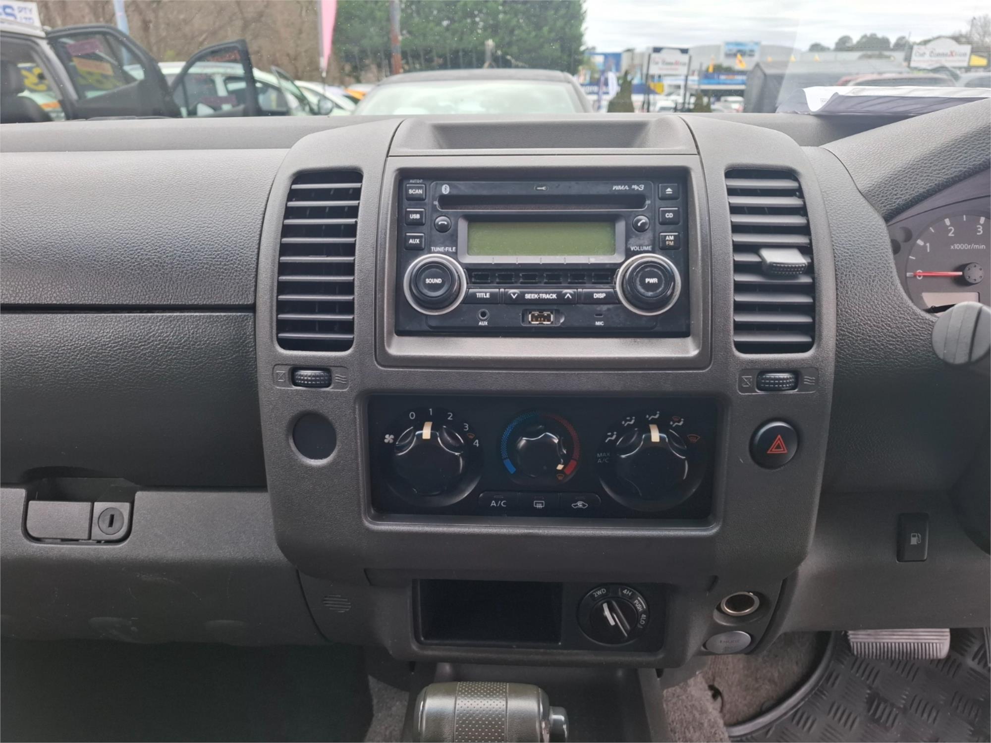 2011 NISSAN NAVARA D40 MY11 RX (4x2) 5 SP AUTOMATIC DUAL CAB P/UP