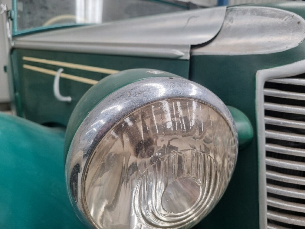 1947 VAUXHALL CALECHE 427 SC MANUAL 2D CONVERTIBLE