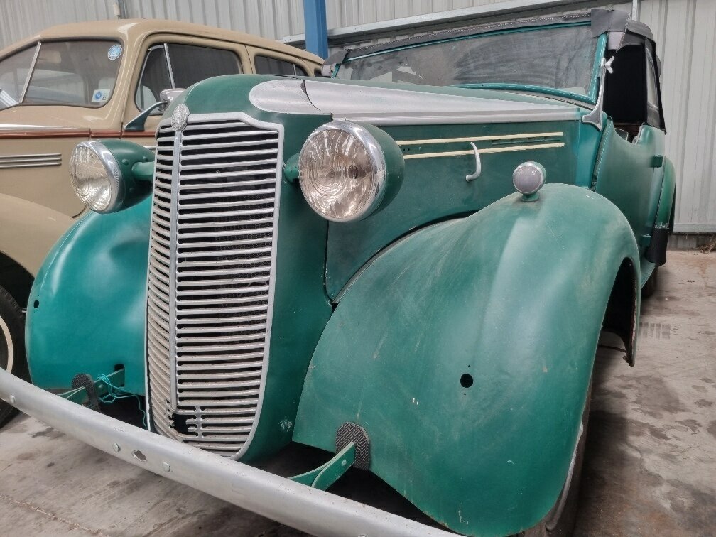 1947 VAUXHALL CALECHE 427 SC MANUAL 2D CONVERTIBLE