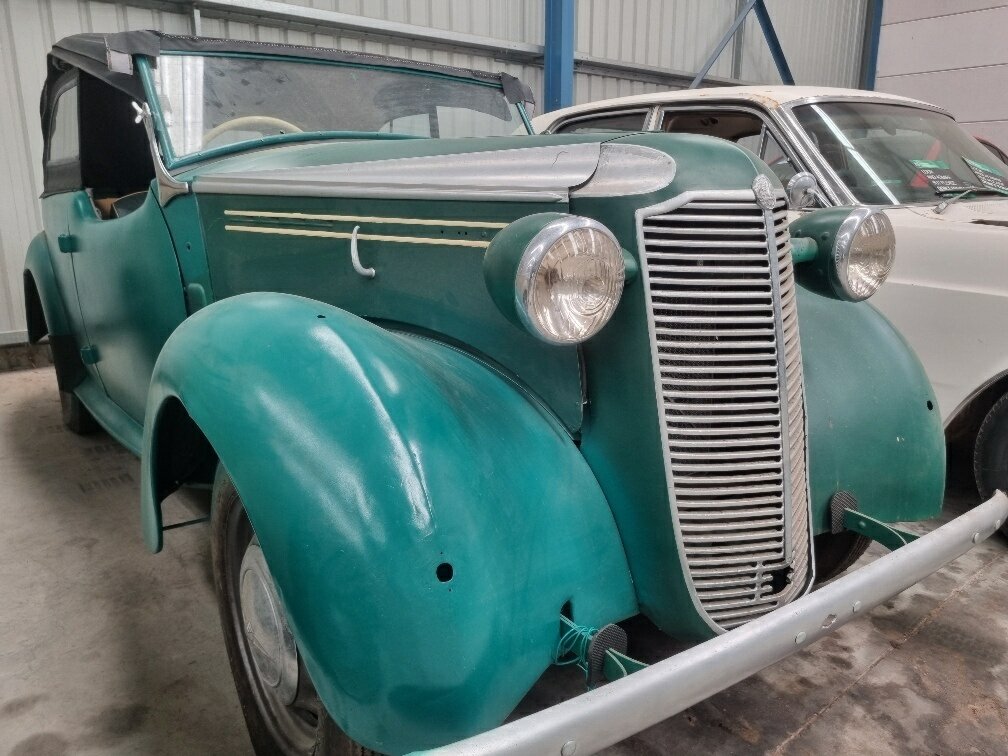 1947 VAUXHALL CALECHE 427 SC MANUAL 2D CONVERTIBLE