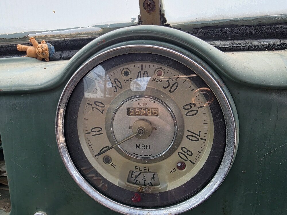 1955 MORRIS MINOR MANUAL 4D SEDAN