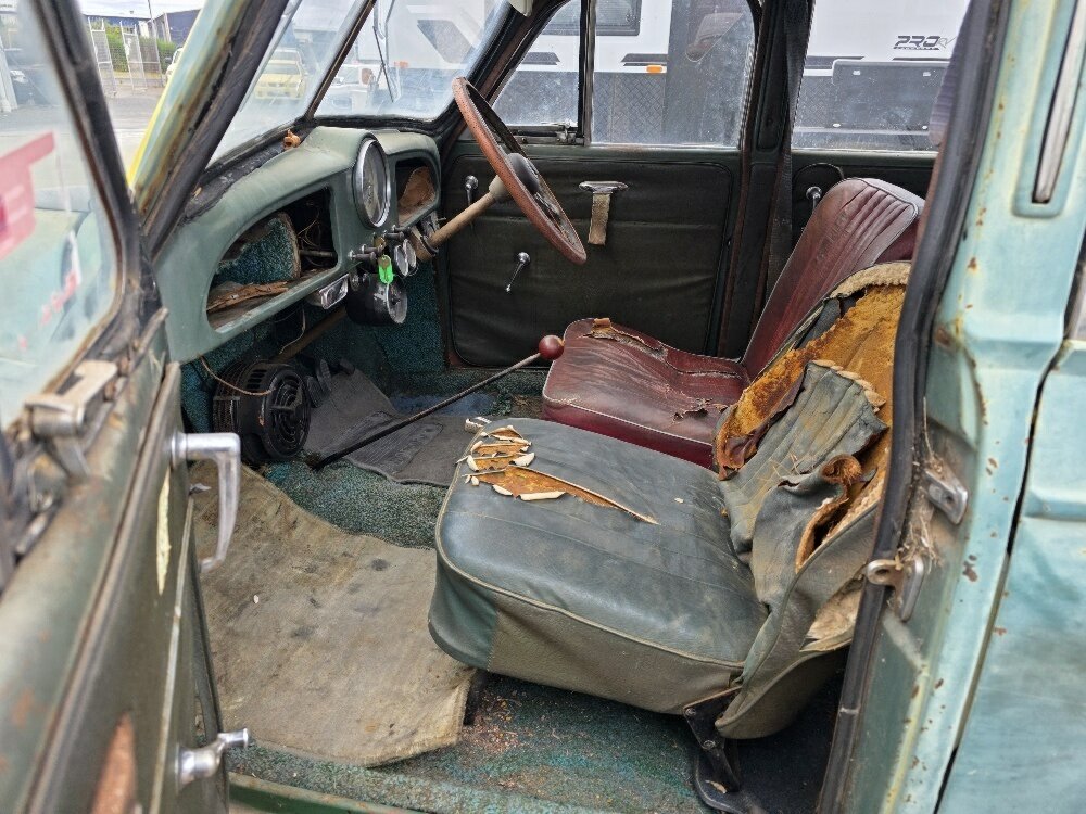 1955 MORRIS MINOR MANUAL 4D SEDAN