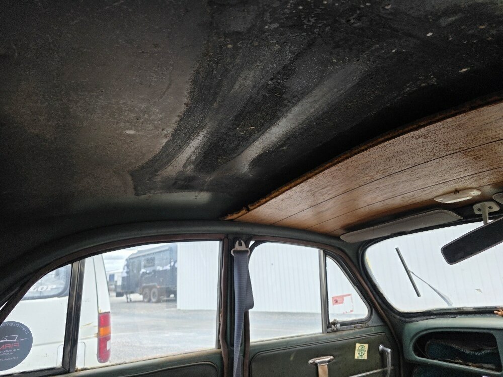 1955 MORRIS MINOR MANUAL 4D SEDAN