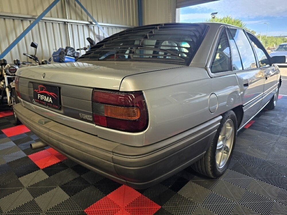 1990 HOLDEN COMMODORE VN S 5 SP MANUAL 4D SEDAN