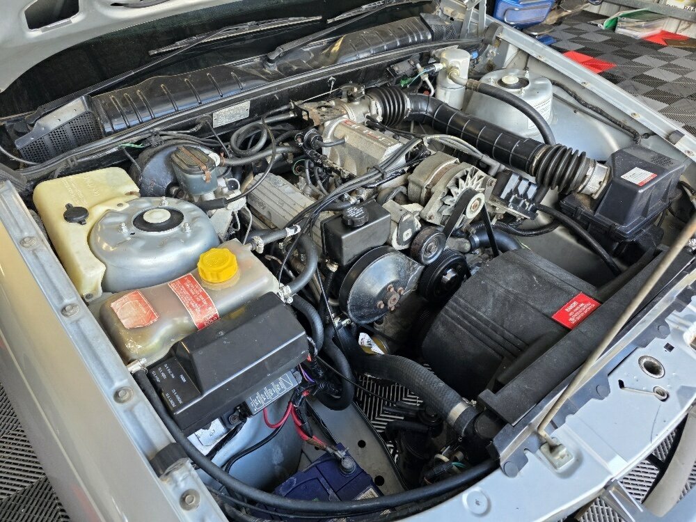 1990 HOLDEN COMMODORE VN S 5 SP MANUAL 4D SEDAN