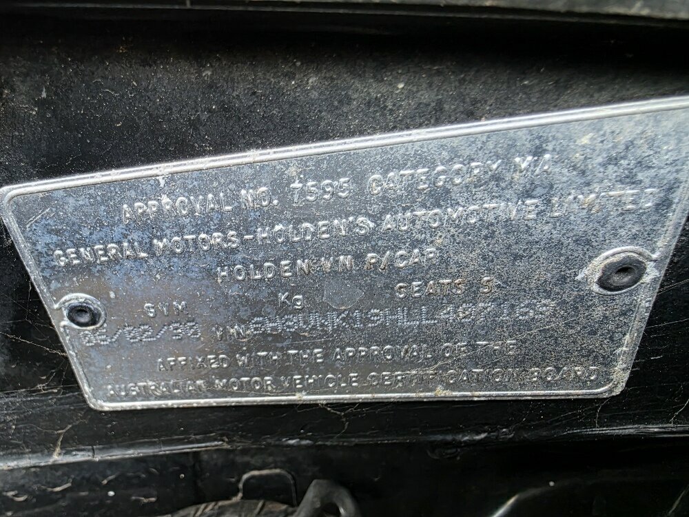 1990 HOLDEN COMMODORE VN S 5 SP MANUAL 4D SEDAN