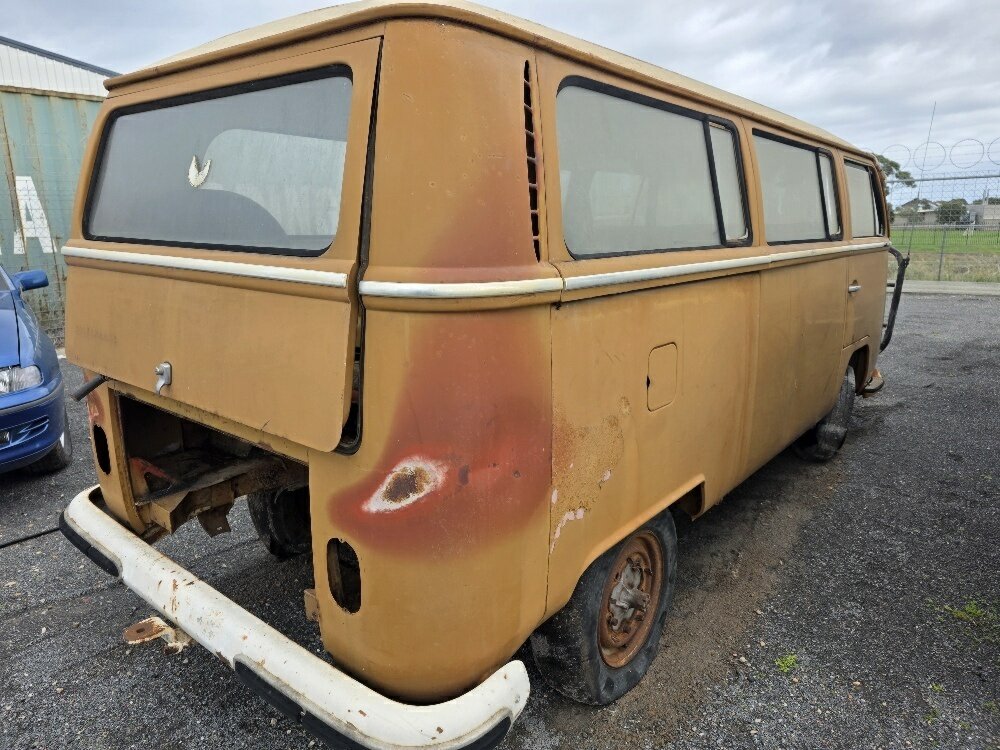 1970 VOLKSWAGEN KOMBI 4 SP MANUAL VAN