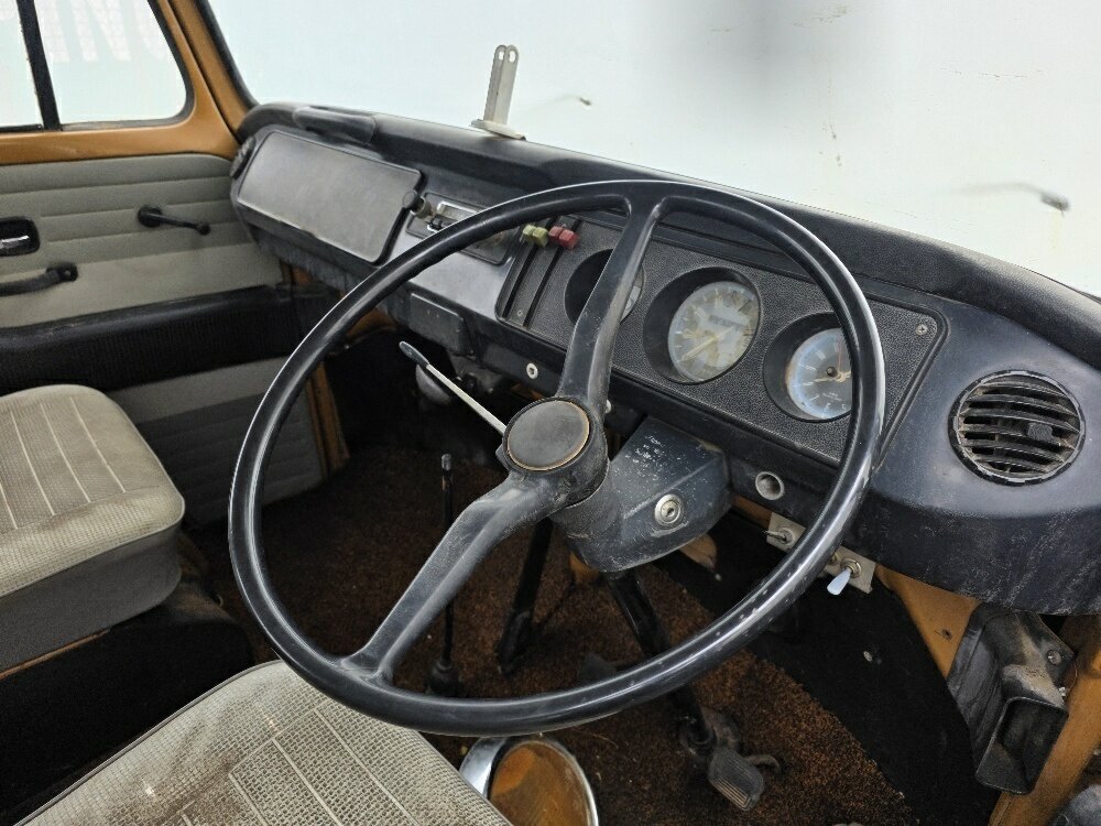1970 VOLKSWAGEN KOMBI 4 SP MANUAL VAN