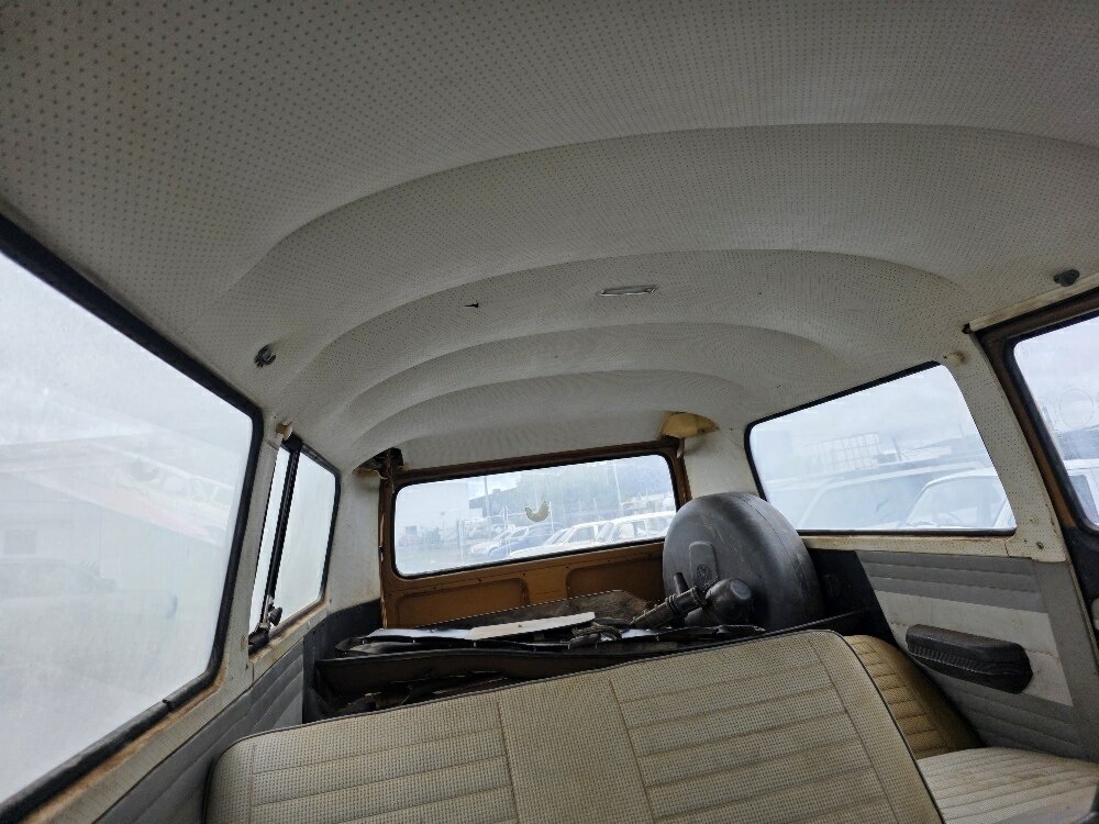 1970 VOLKSWAGEN KOMBI 4 SP MANUAL VAN
