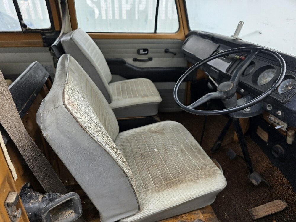 1970 VOLKSWAGEN KOMBI 4 SP MANUAL VAN