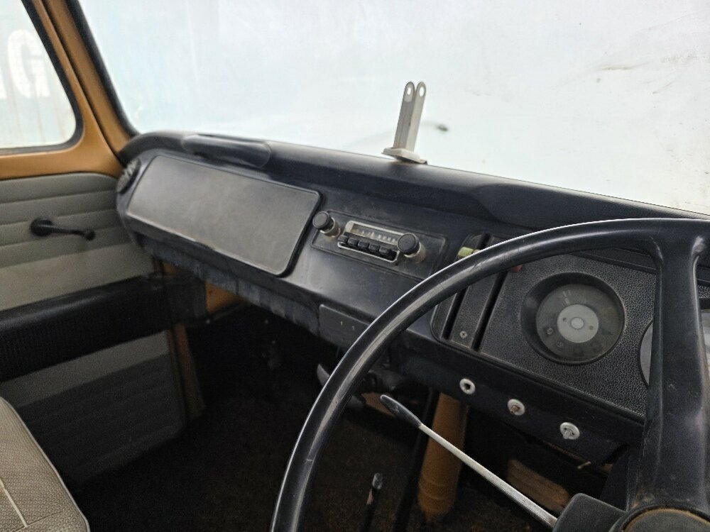 1970 VOLKSWAGEN KOMBI 4 SP MANUAL VAN