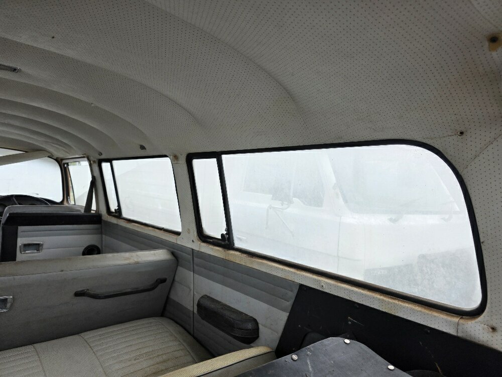 1970 VOLKSWAGEN KOMBI 4 SP MANUAL VAN