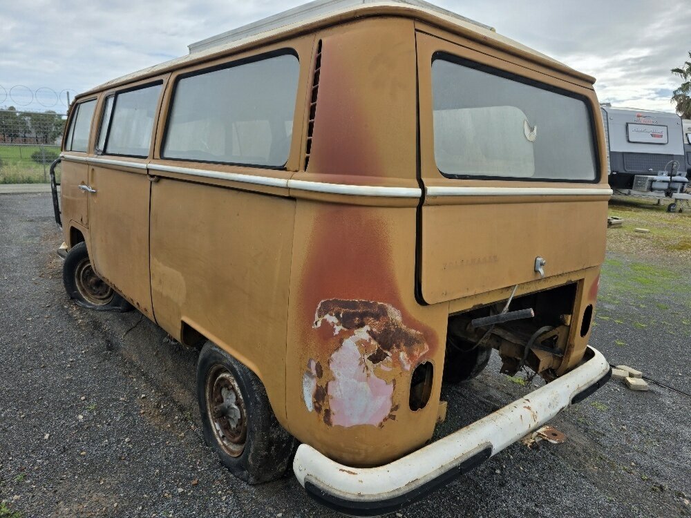 1970 VOLKSWAGEN KOMBI 4 SP MANUAL VAN