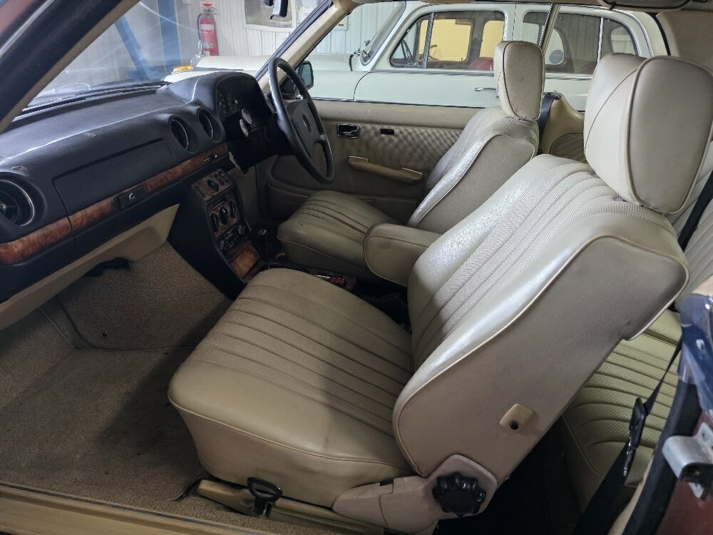 1979 MERCEDES-BENZ 280 W123 CE 4 SP AUTOMATIC 2D COUPE