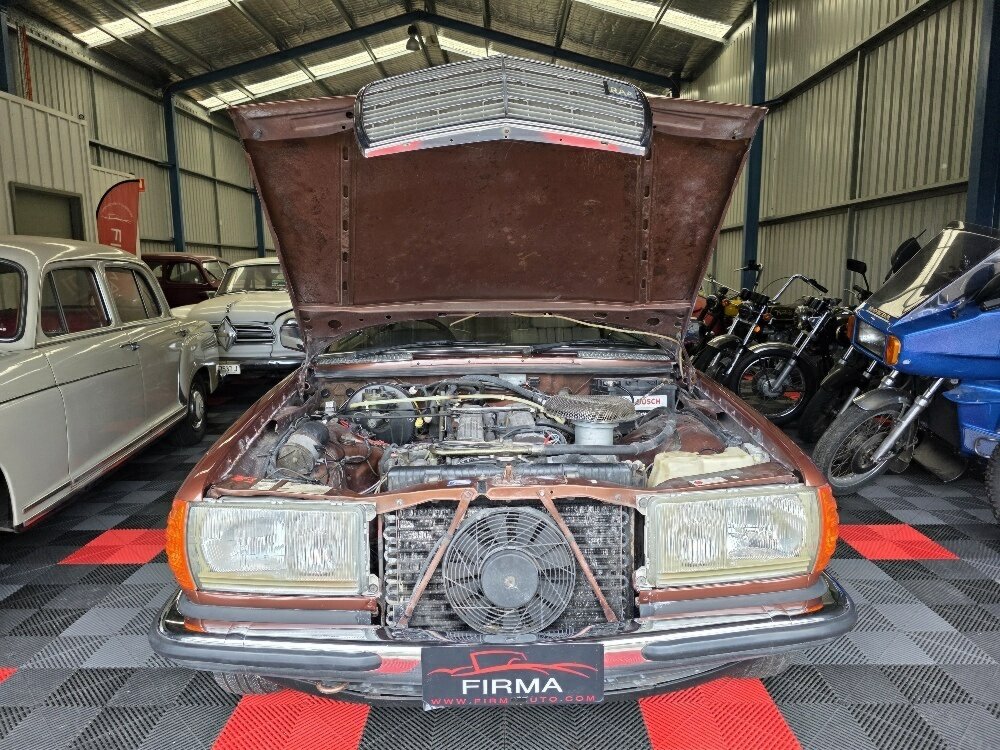 1979 MERCEDES-BENZ 280 W123 CE 4 SP AUTOMATIC 2D COUPE