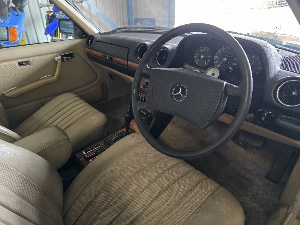 1979 MERCEDES-BENZ 280 W123 CE 4 SP AUTOMATIC 2D COUPE