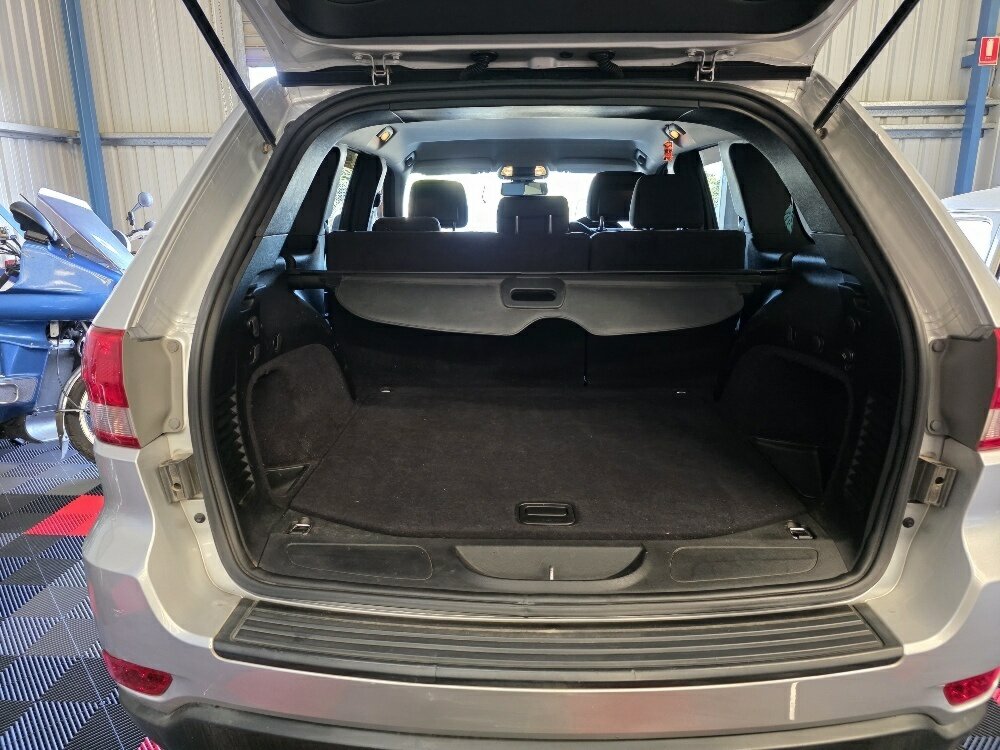 2013 JEEP GRAND CHEROKEE WK MY13 LAREDO (4x4) 5 SP AUTOMATIC 4D WAGON