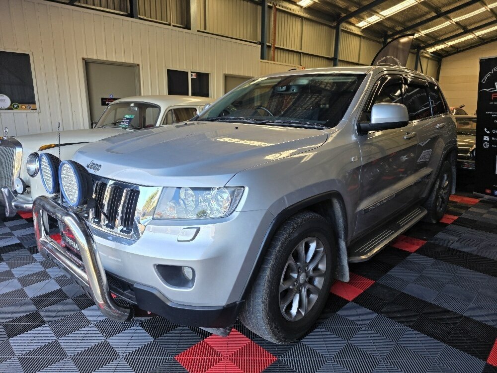 2013 JEEP GRAND CHEROKEE WK MY13 LAREDO (4x4) 5 SP AUTOMATIC 4D WAGON