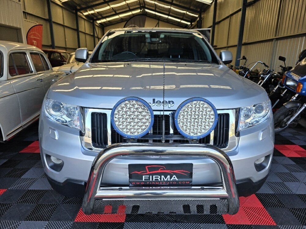 2013 JEEP GRAND CHEROKEE WK MY13 LAREDO (4x4) 5 SP AUTOMATIC 4D WAGON