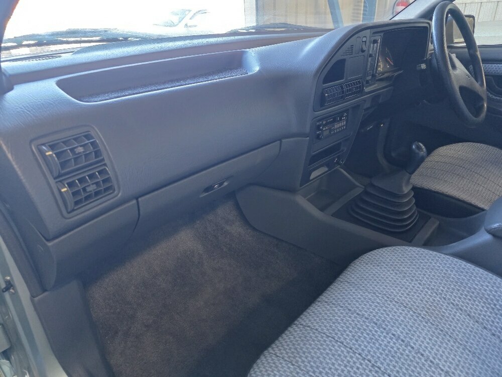 1991 FORD FALCON EA 30TH ANNIV 5 SP MANUAL 4D SEDAN