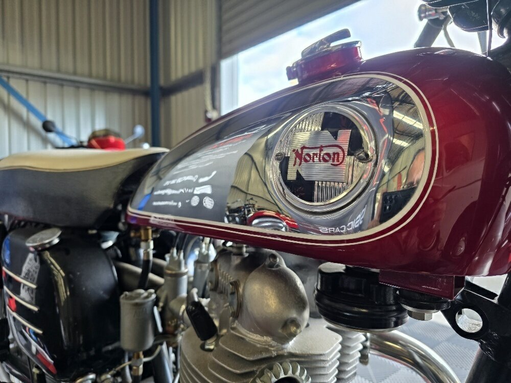 1957 NORTON NOMAD 600 ROAD