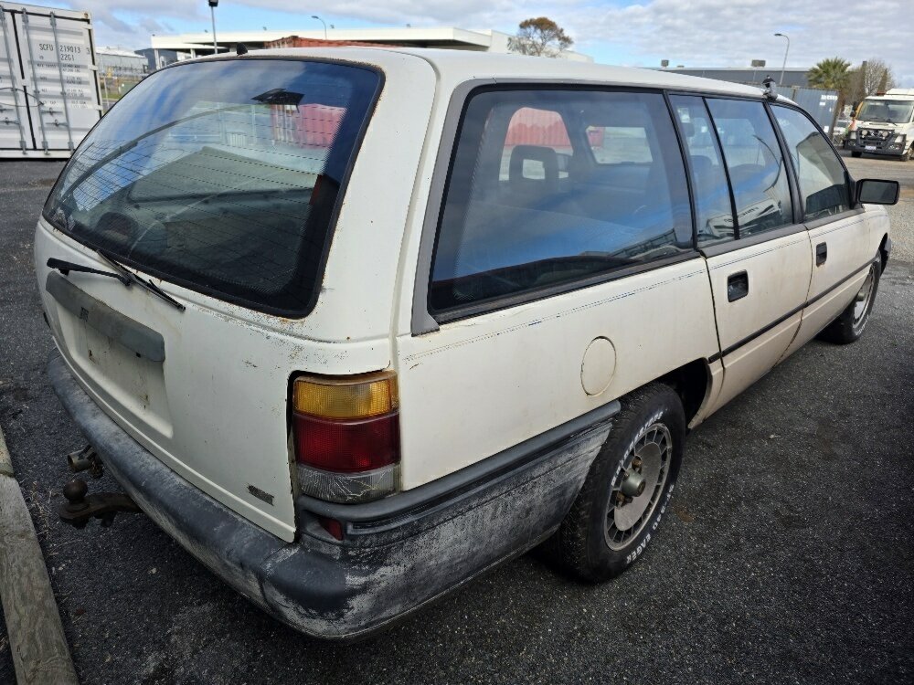 1990 HOLDEN COMMODORE VN 5 SP MANUAL 4D WAGON
