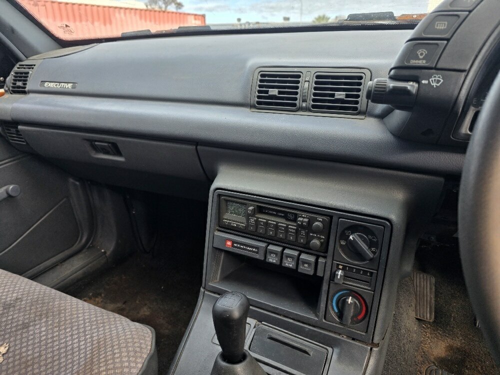 1990 HOLDEN COMMODORE VN 5 SP MANUAL 4D WAGON
