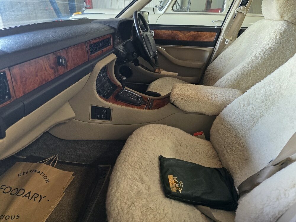 1993 JAGUAR XJ6 3.2 4 SP AUTOMATIC 4D SEDAN