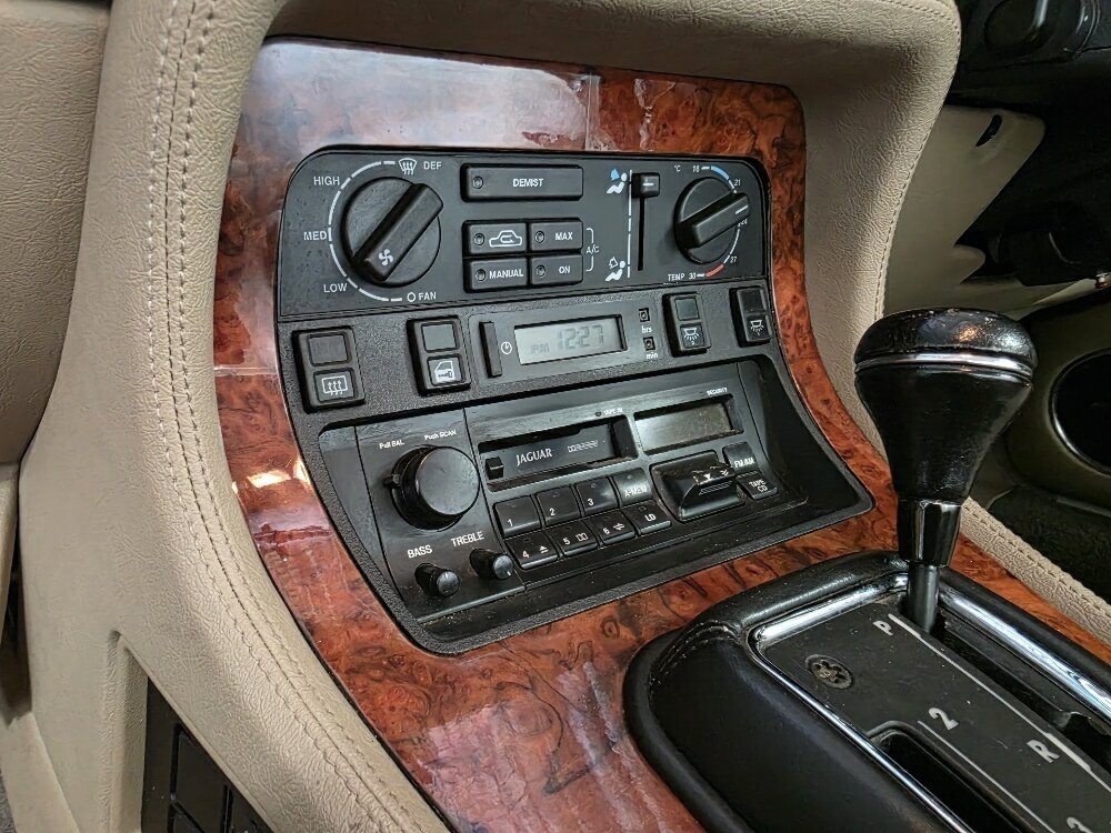 1993 JAGUAR XJ6 3.2 4 SP AUTOMATIC 4D SEDAN