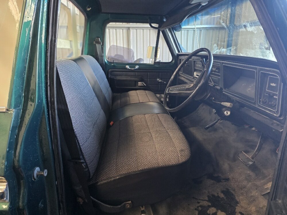 1979 FORD F100 CUSTOM 4 SP MANUAL 2D UTILITY