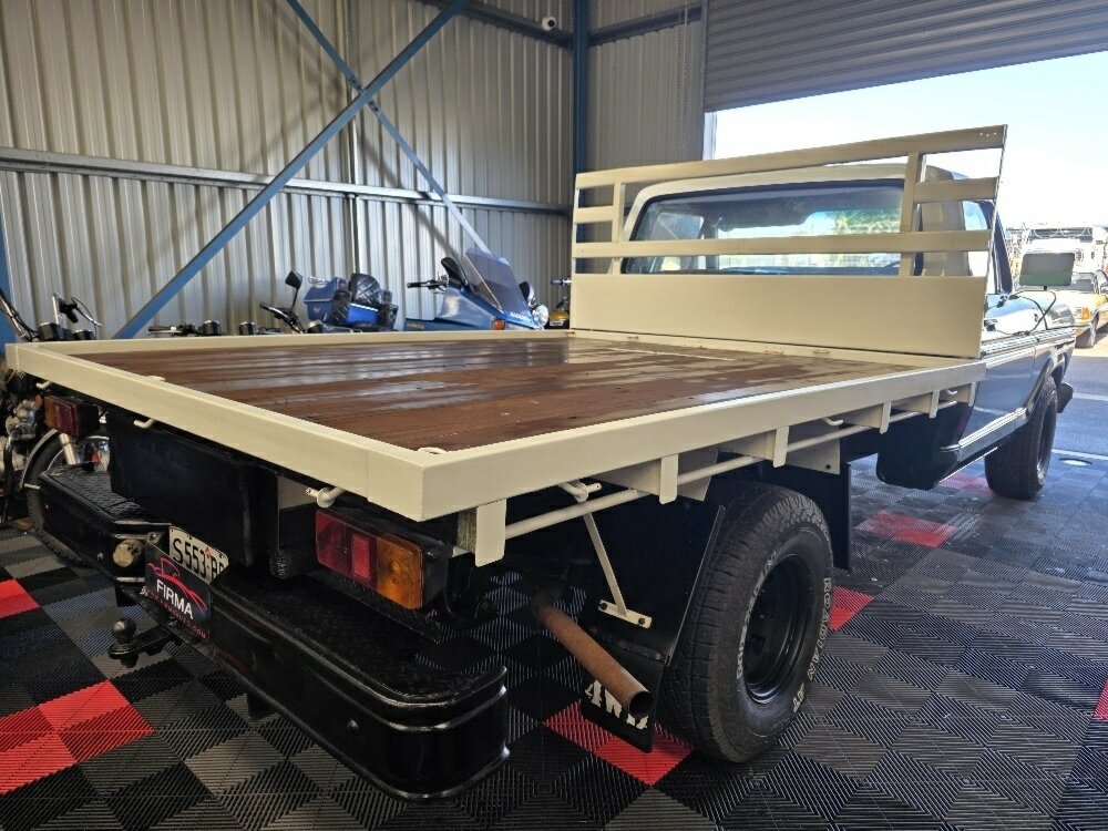 1979 FORD F100 CUSTOM 4 SP MANUAL 2D UTILITY
