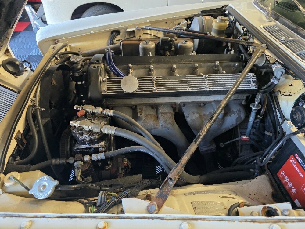 1972 DAIMLER SOVEREIGN SER I 4.2 3 SP AUTOMATIC 4D SEDAN